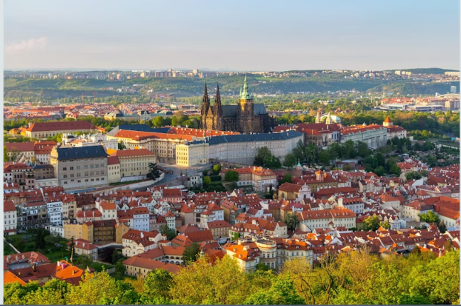 Guided tour of the Prague Castle complex - Image 2
